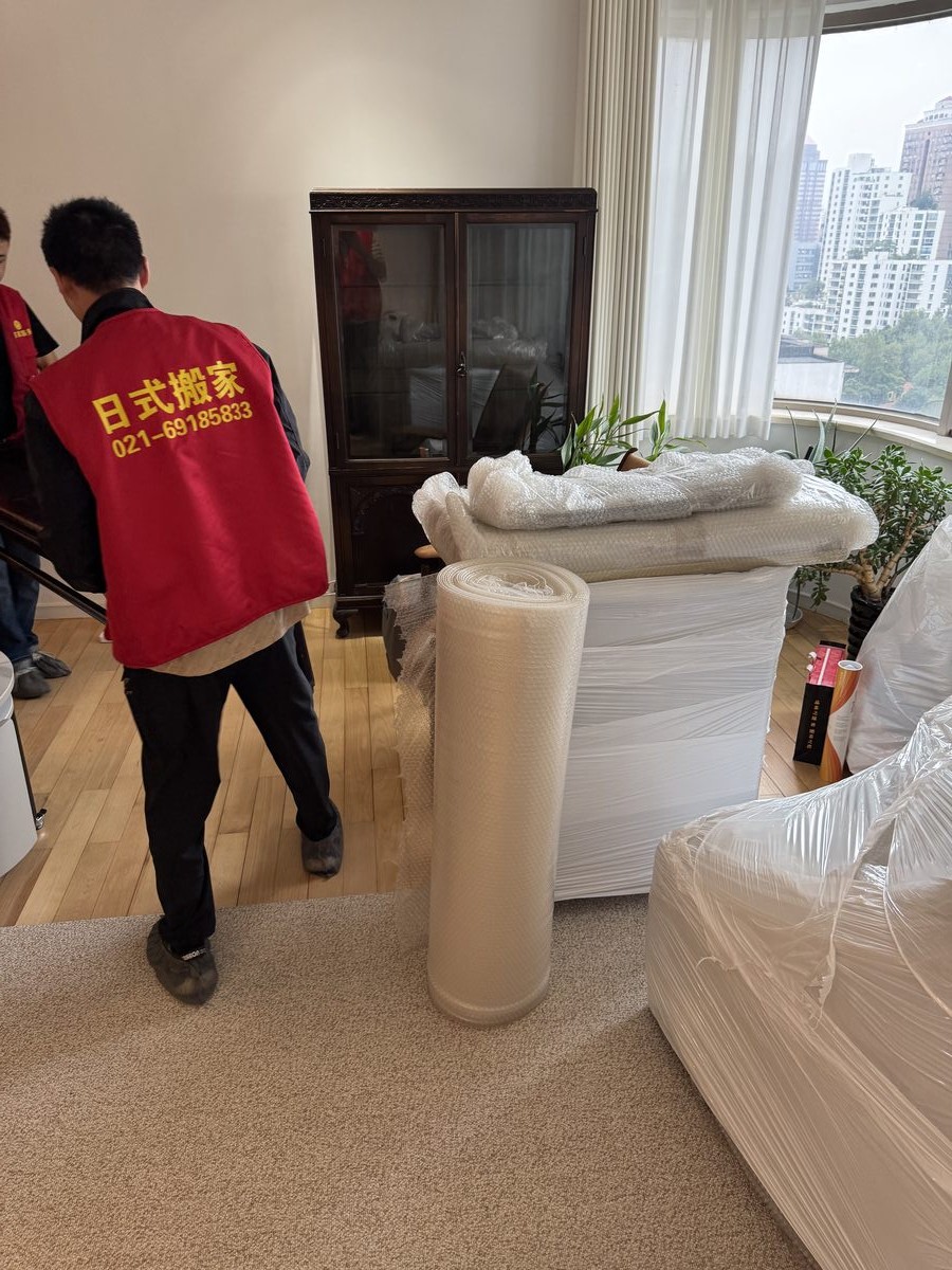 金虎日式搬家服务现场