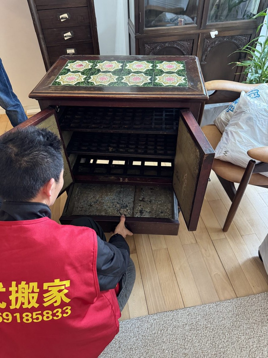 金虎日式搬家服务现场